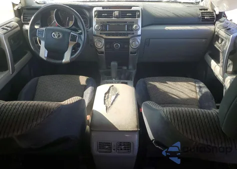 2010 Toyota 4Runner Sr5 z USA, uszkodzony, nr VIN JTEBU5JR0A5030266